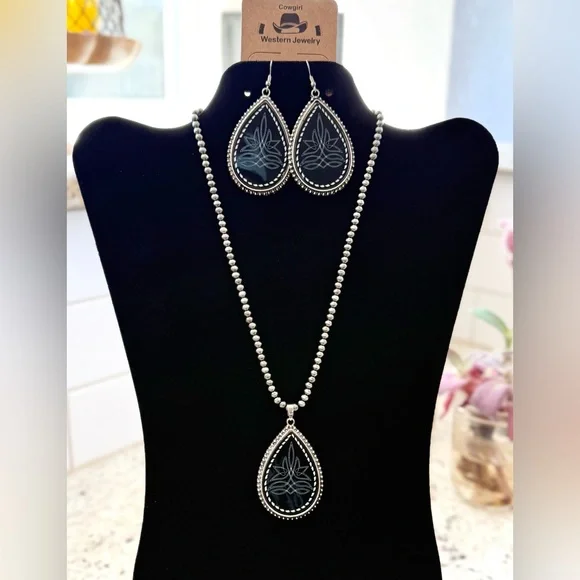 Black Teardrop Boot Stitch Earrings and Necklace Set - Picture 5 of 13